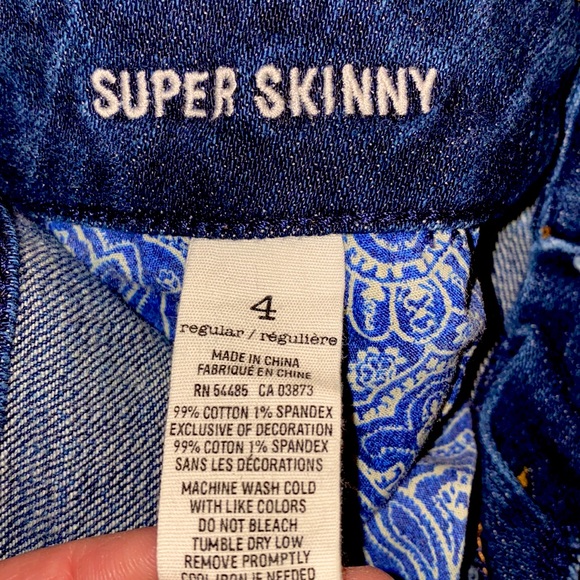 Two Pair Of American Eagle Jeans In Size 4 Regular - Picture 9 of 10